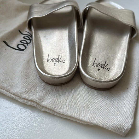 Beek Gallito Leather Slide Sandal PLATINUM Metallic Gold Size 9 never worn - Picture 5 of 5